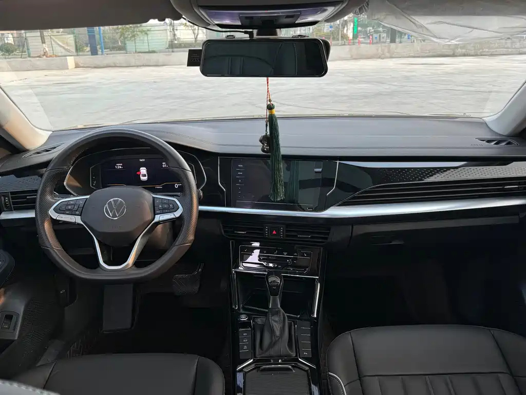VOLKSWAGEN PASSAT 2022