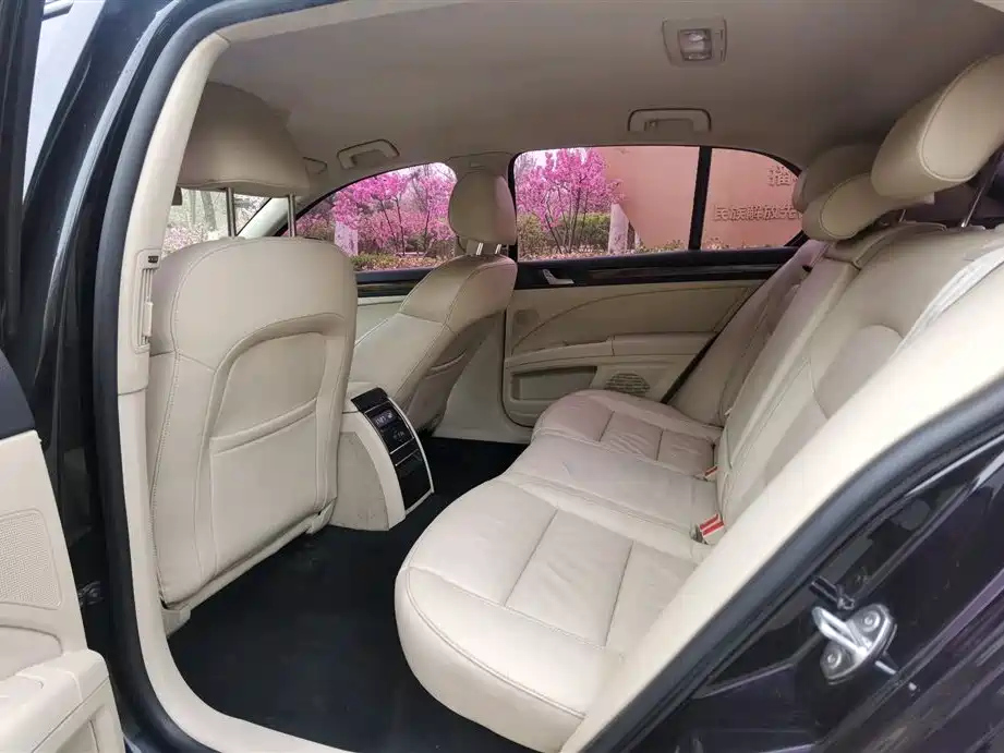 SKODA SUPERB 2013