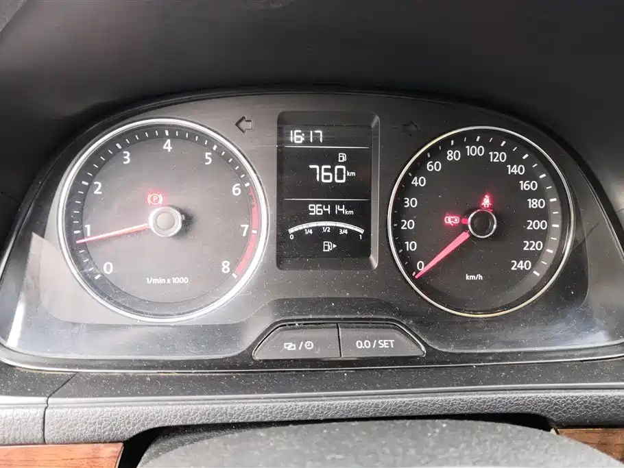 VOLKSWAGEN LAVIDA 2014