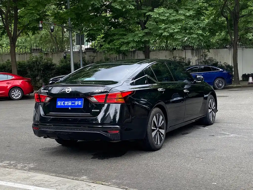 NISSAN TEANA 2022