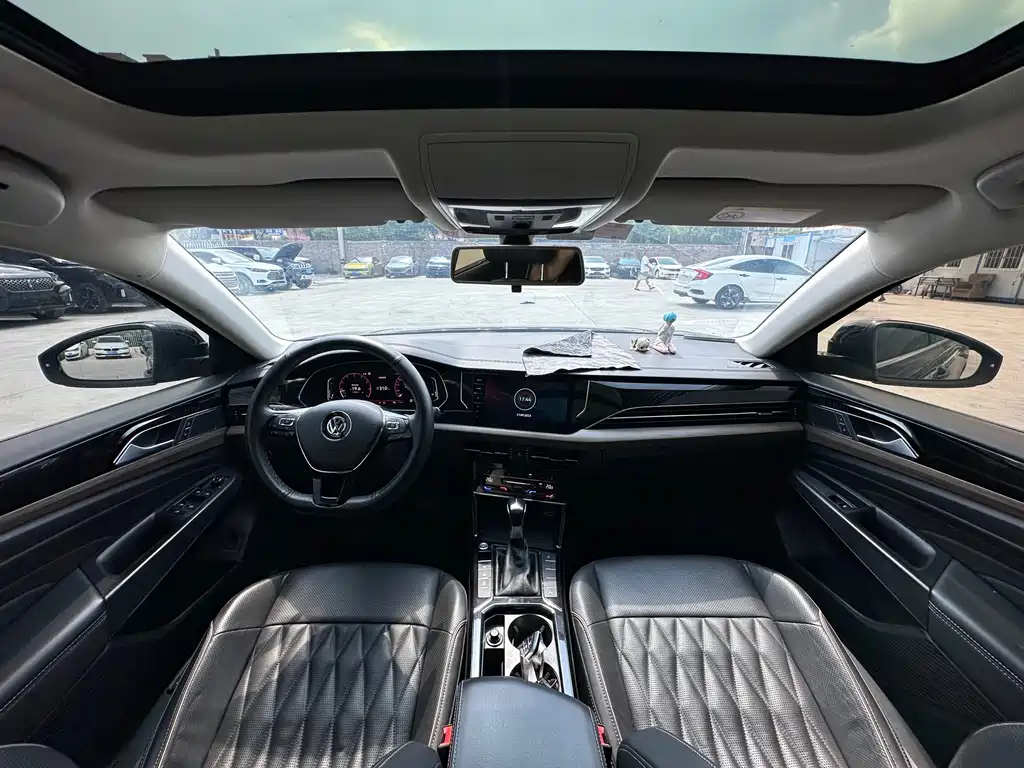 VOLKSWAGEN PASSAT 2021