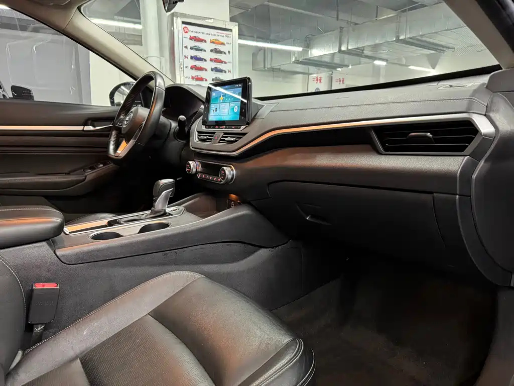 NISSAN TEANA 2020