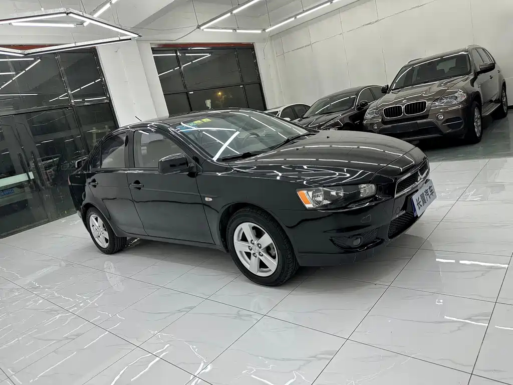 MITSUBISHI LANCER EX 2011