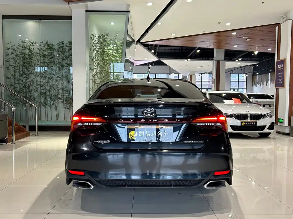 TOYOTA AVALON 2022