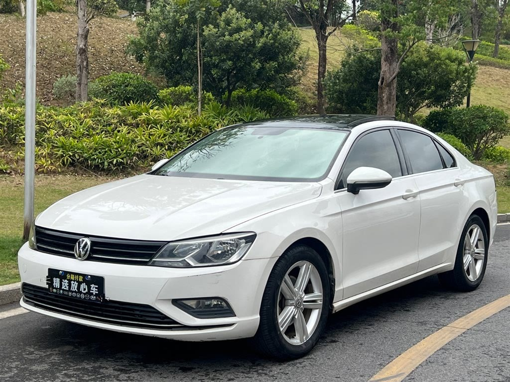 VOLKSWAGEN LAMANDO 2017