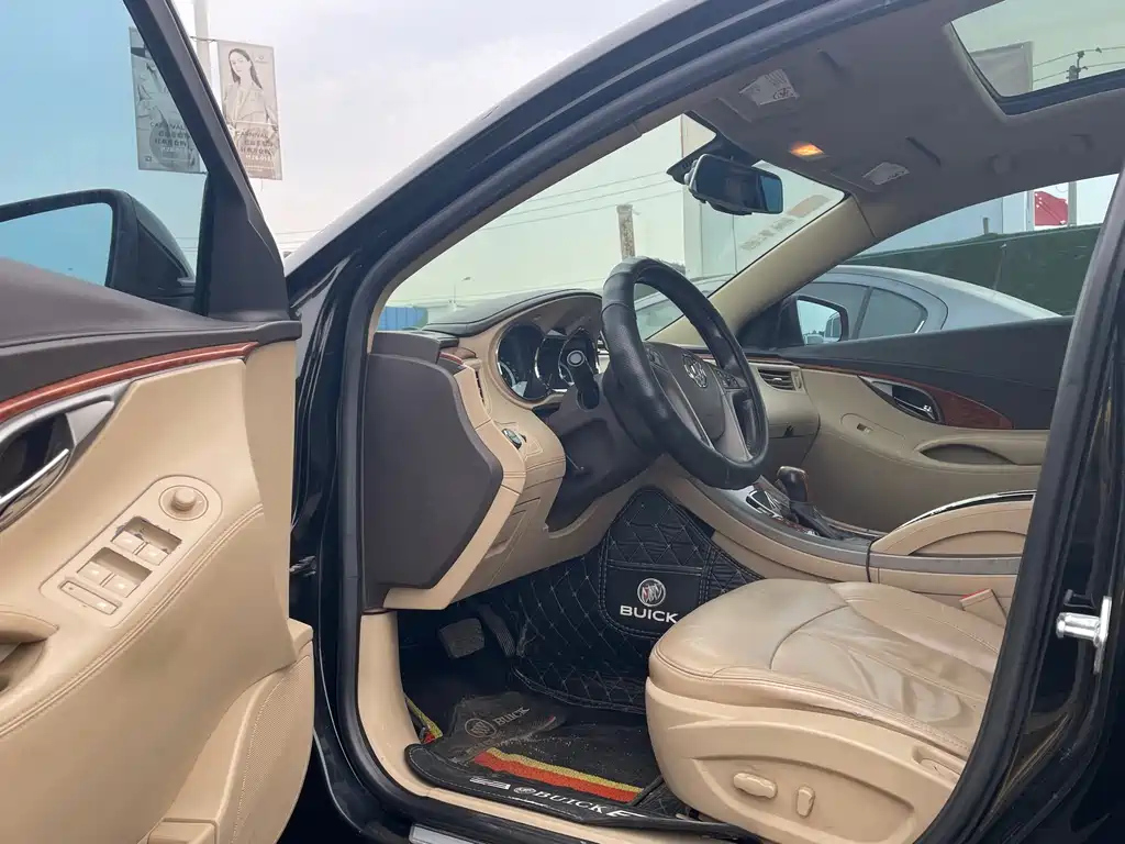 BUICK LACROSSE 2012