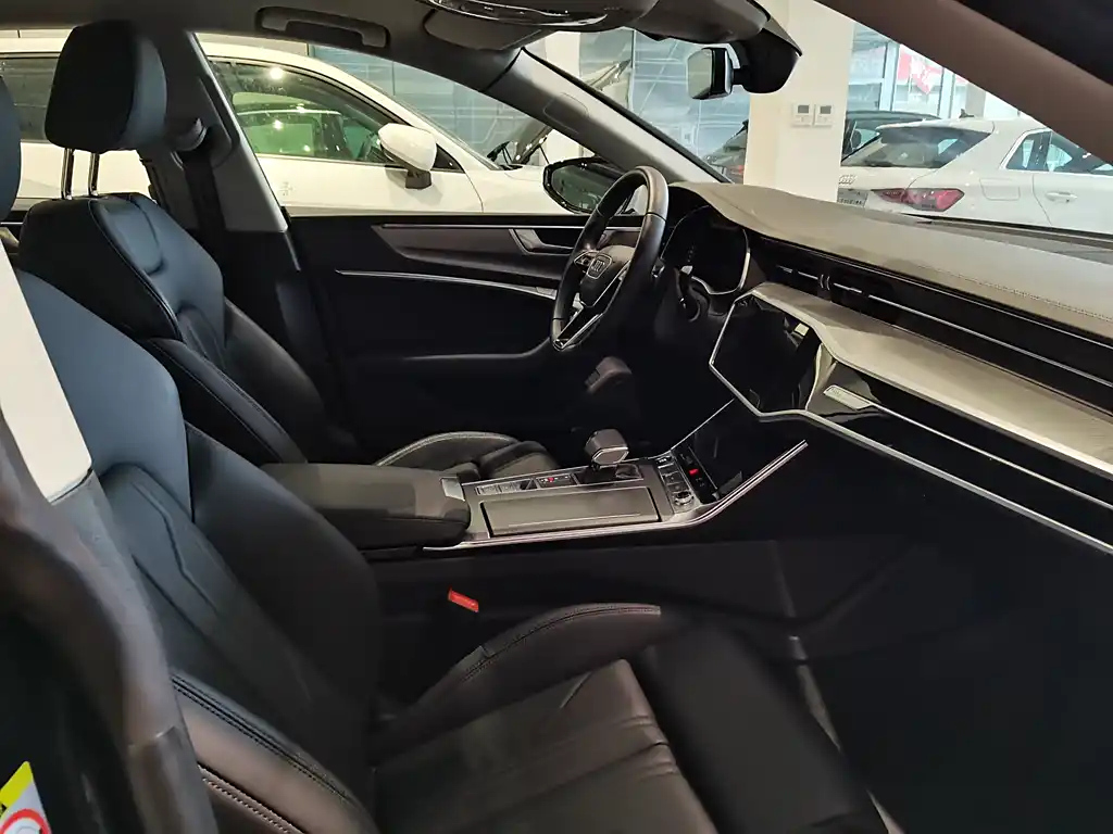 AUDI A7 2023