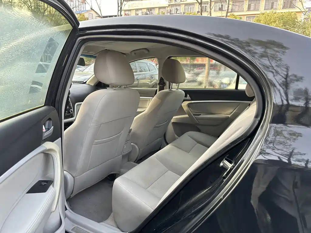 GEELY AUTO EMGRAND 2015