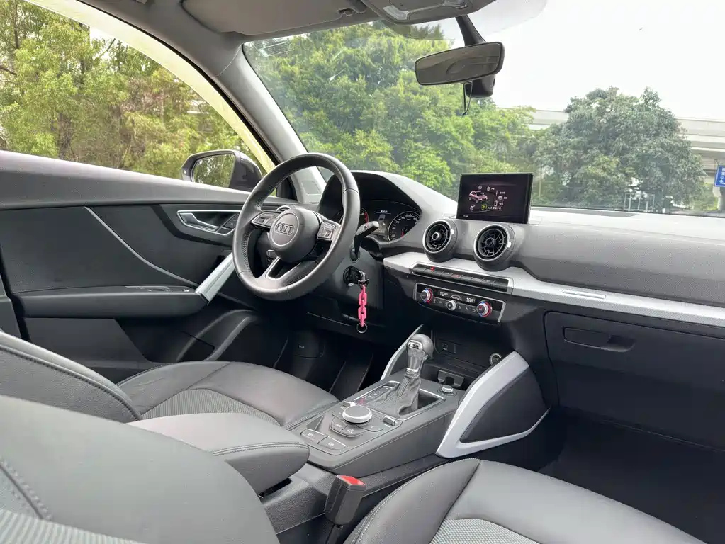 AUDI Q2L 2018