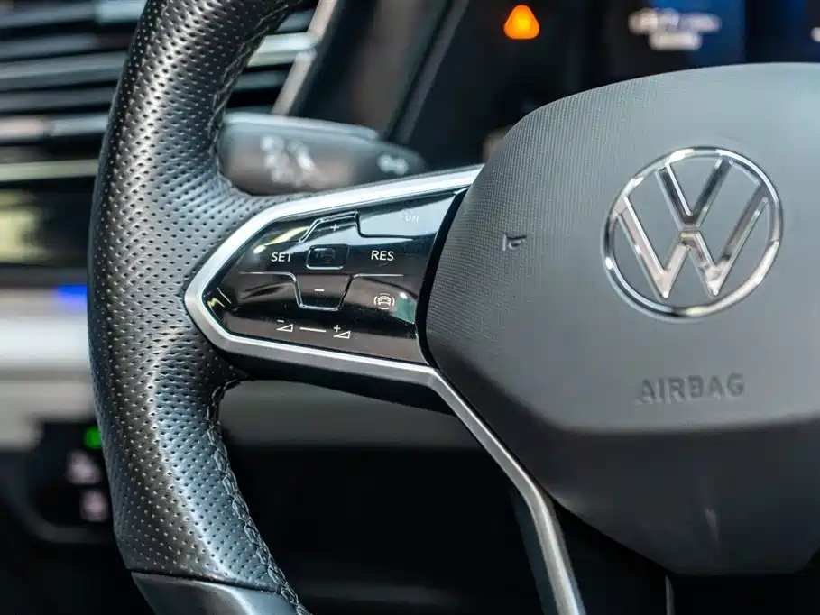 VOLKSWAGEN TOURAN 2021
