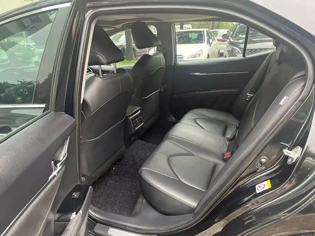 TOYOTA CAMRY 2019