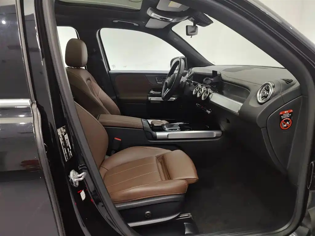 MERCEDES BENZ GLB 2021