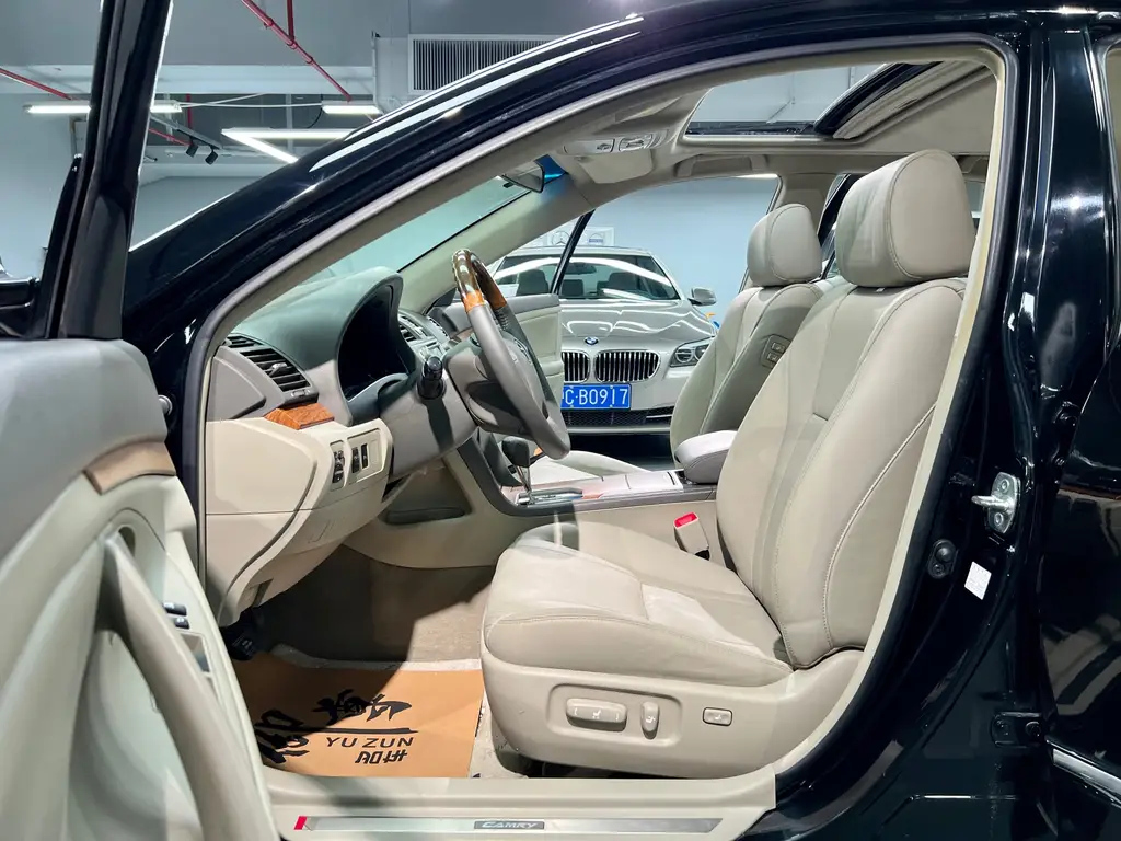 TOYOTA CAMRY 2011