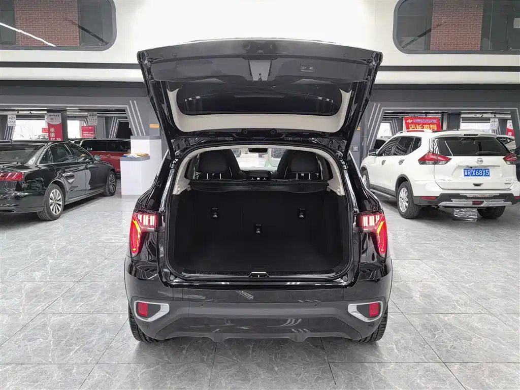 LYNK&CO 01 2019