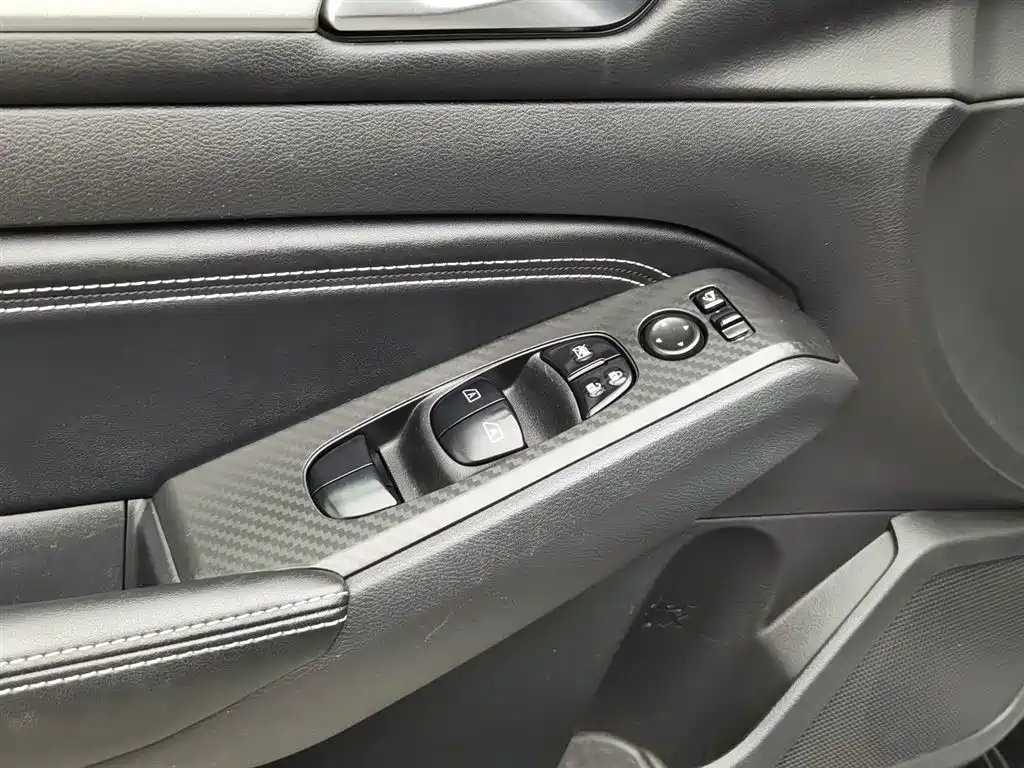 NISSAN TEANA 2020