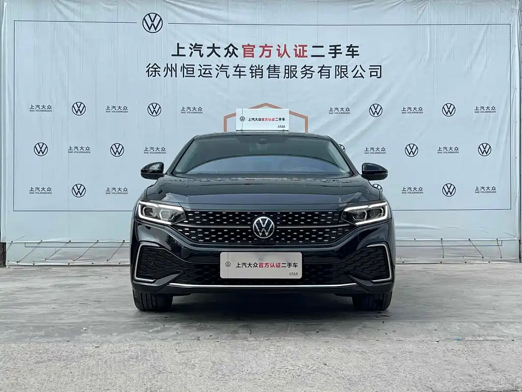 VOLKSWAGEN PASSAT 2023
