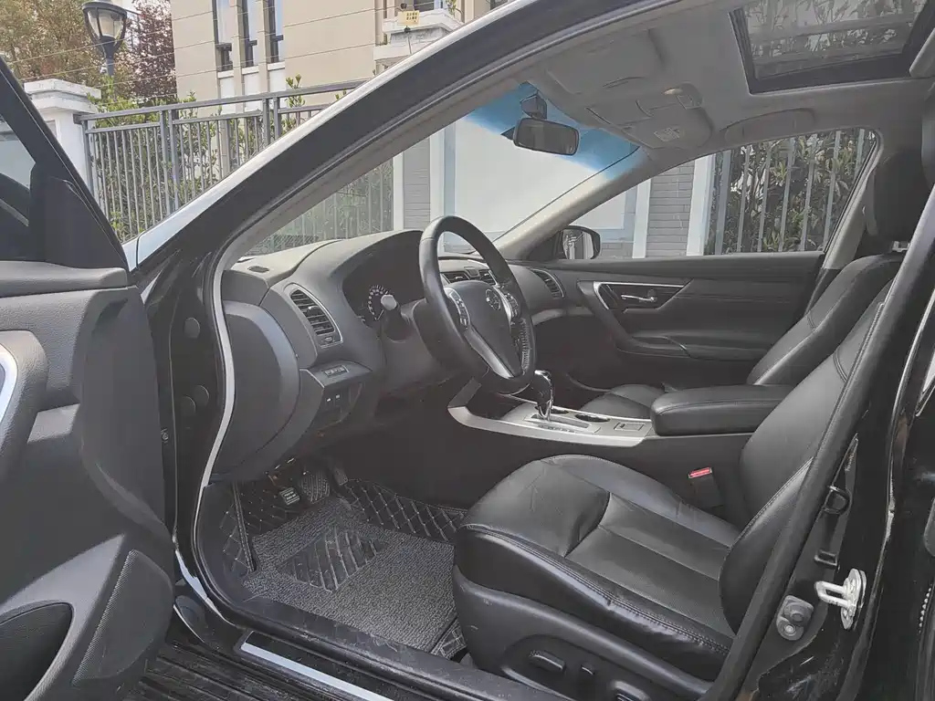 NISSAN TEANA 2016
