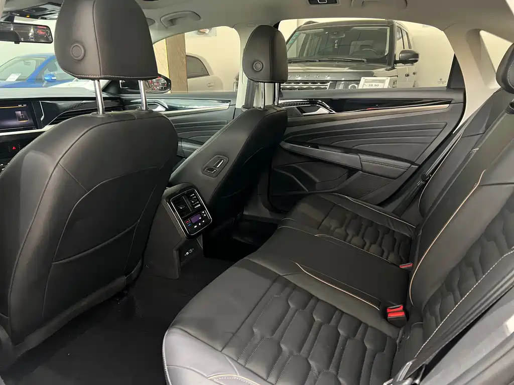 VOLKSWAGEN PASSAT 2021