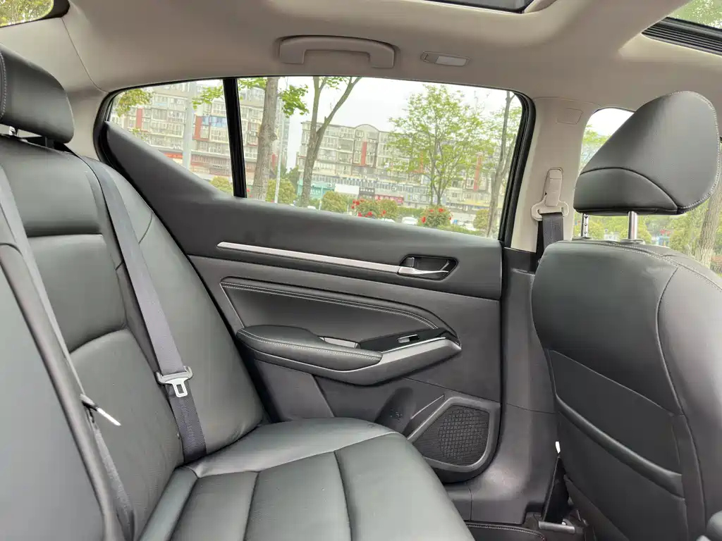 NISSAN TEANA 2022