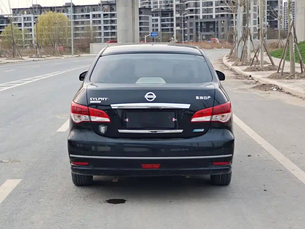 NISSAN SYLPHY 2014