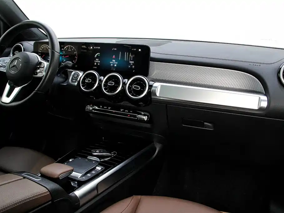 MERCEDES BENZ GLB 2023