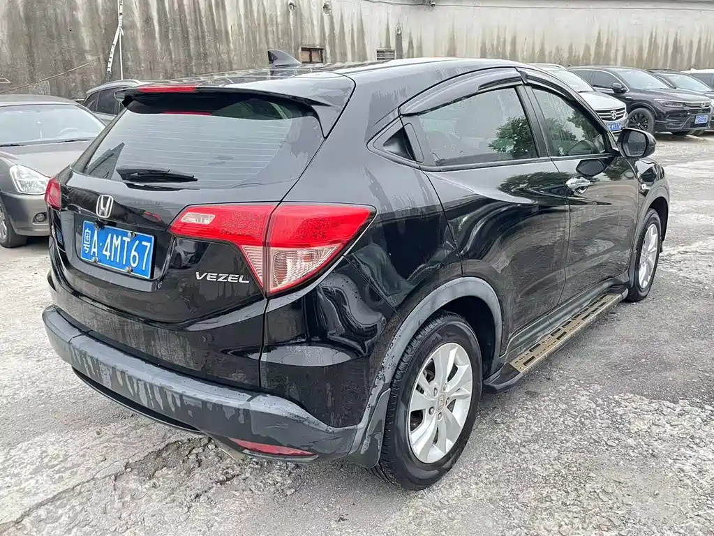 HONDA VEZEL 2015