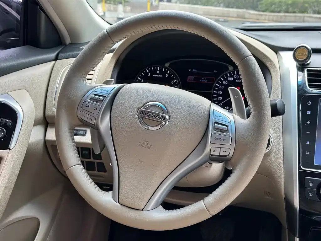 NISSAN TEANA 2017