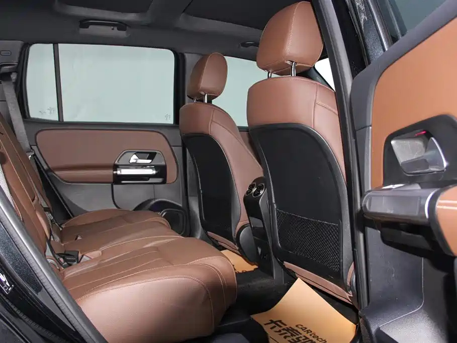 MERCEDES BENZ GLB 2023