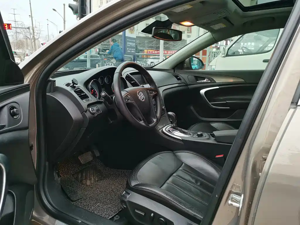 BUICK REGAL 2009
