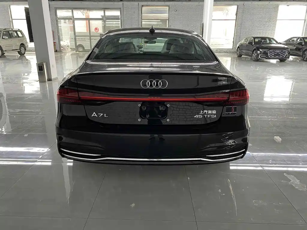 AUDI A7L 2024