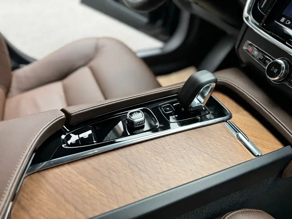 VOLVO S90 2022