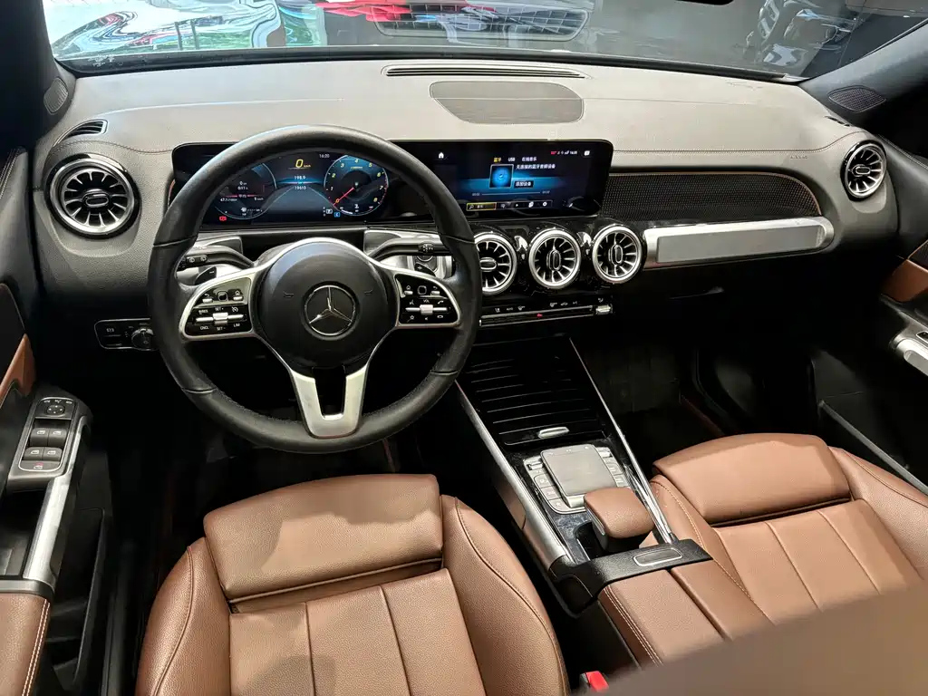 MERCEDES BENZ GLB 2021