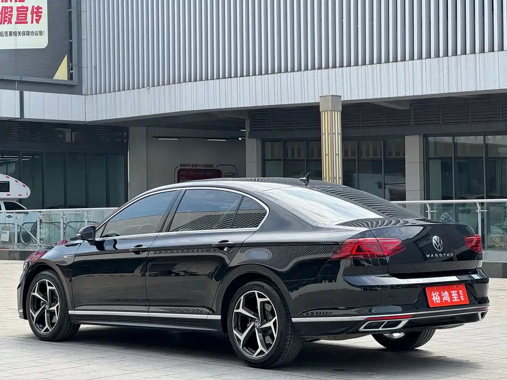 VOLKSWAGEN MAGOTAN 2023