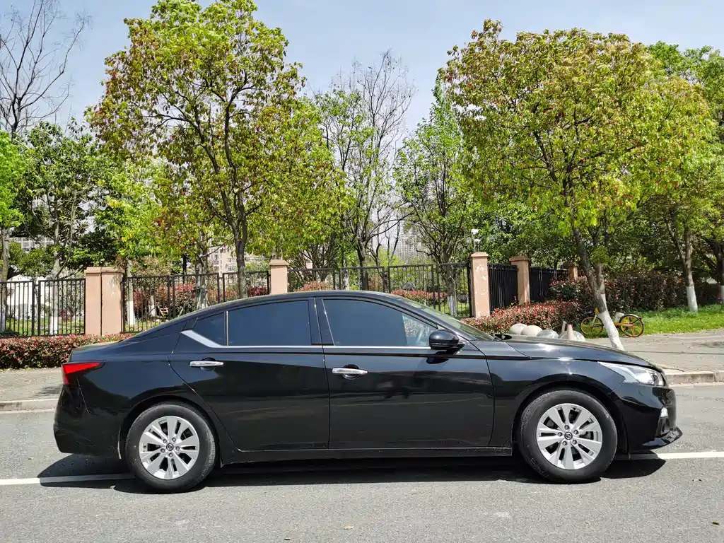 NISSAN TEANA 2021