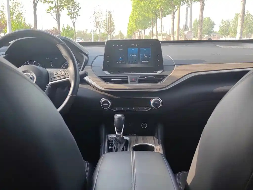 NISSAN TEANA 2021