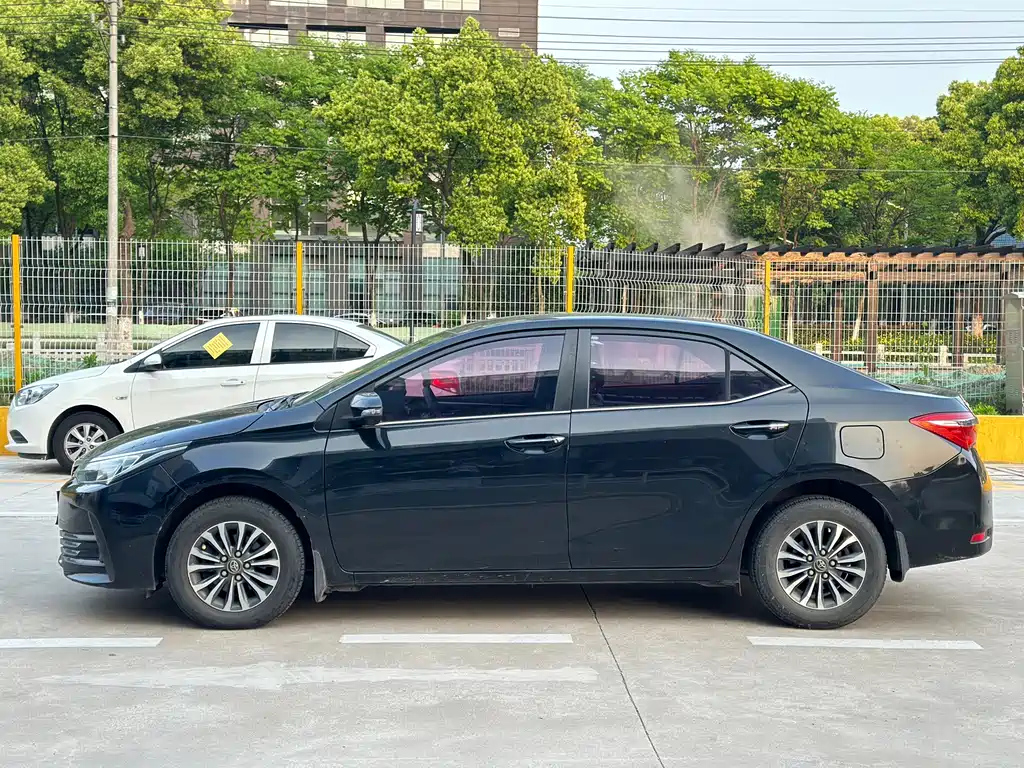TOYOTA COROLLA 2017