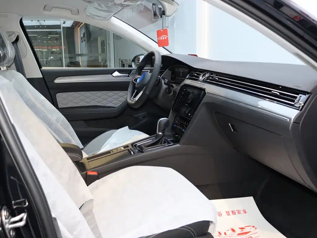 VOLKSWAGEN MAGOTAN 2024