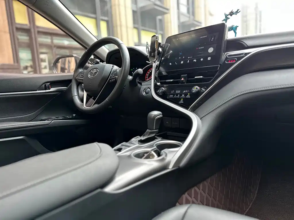 TOYOTA CAMRY 2023