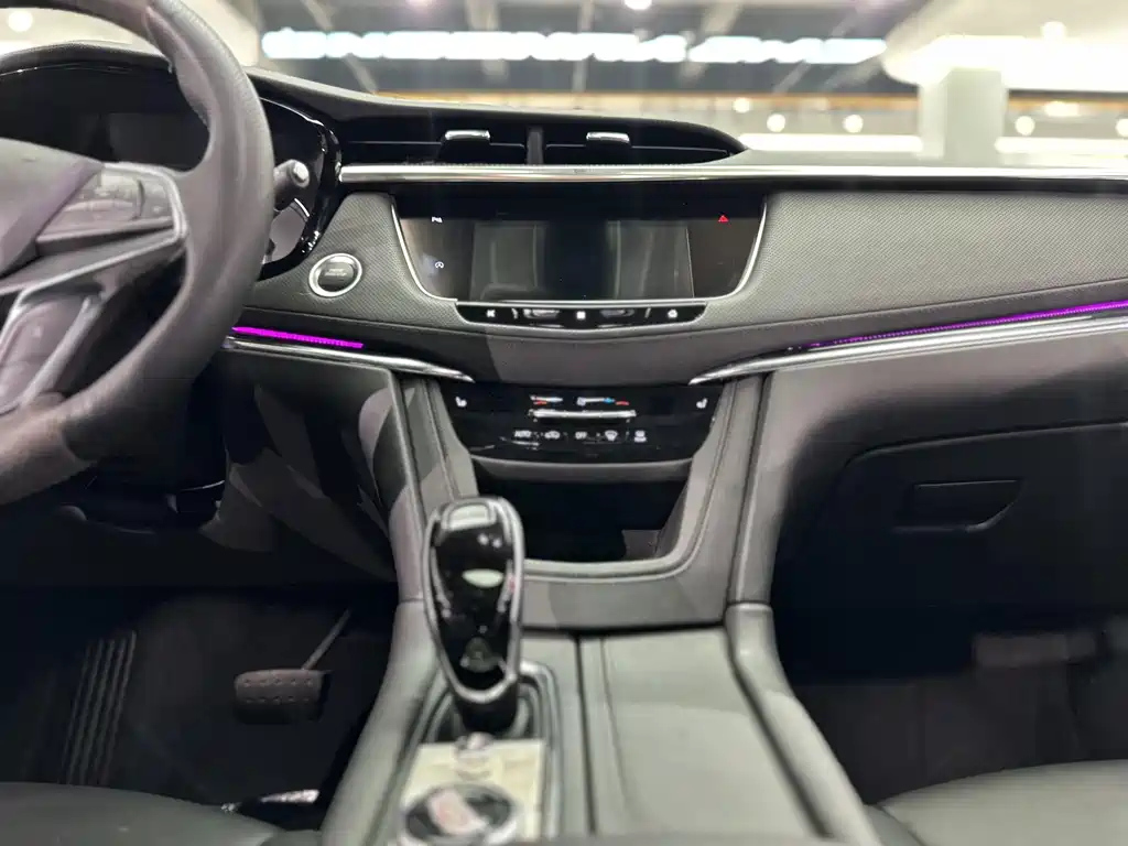 CADILLAC XT5 2020