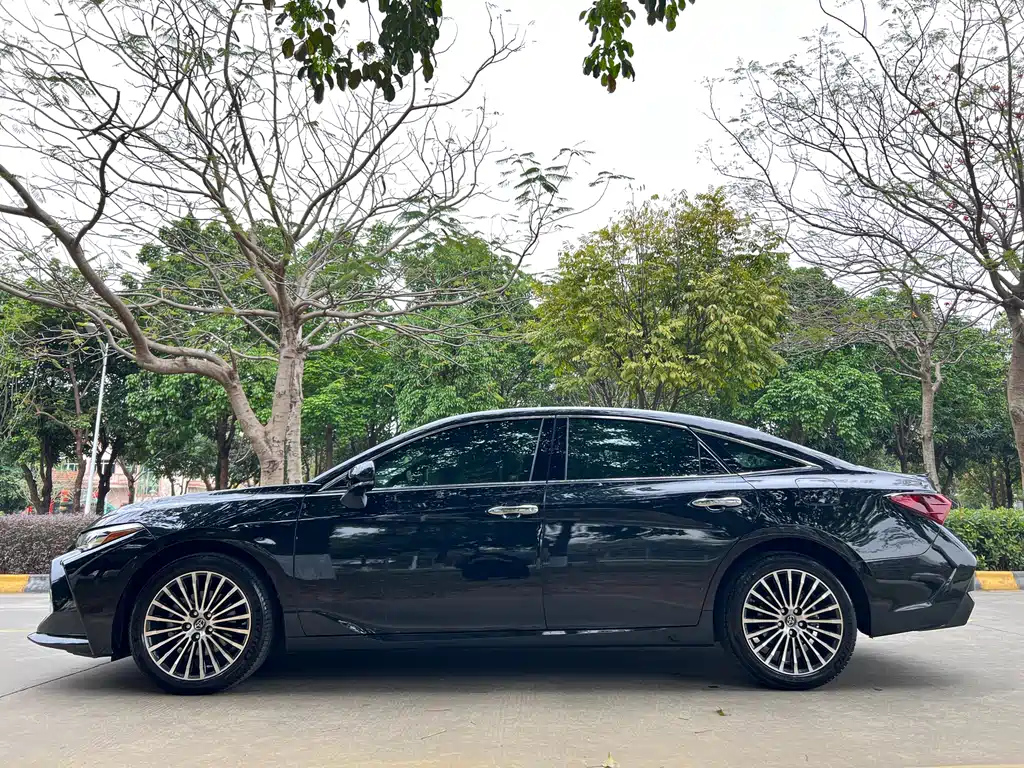 TOYOTA AVALON 2020