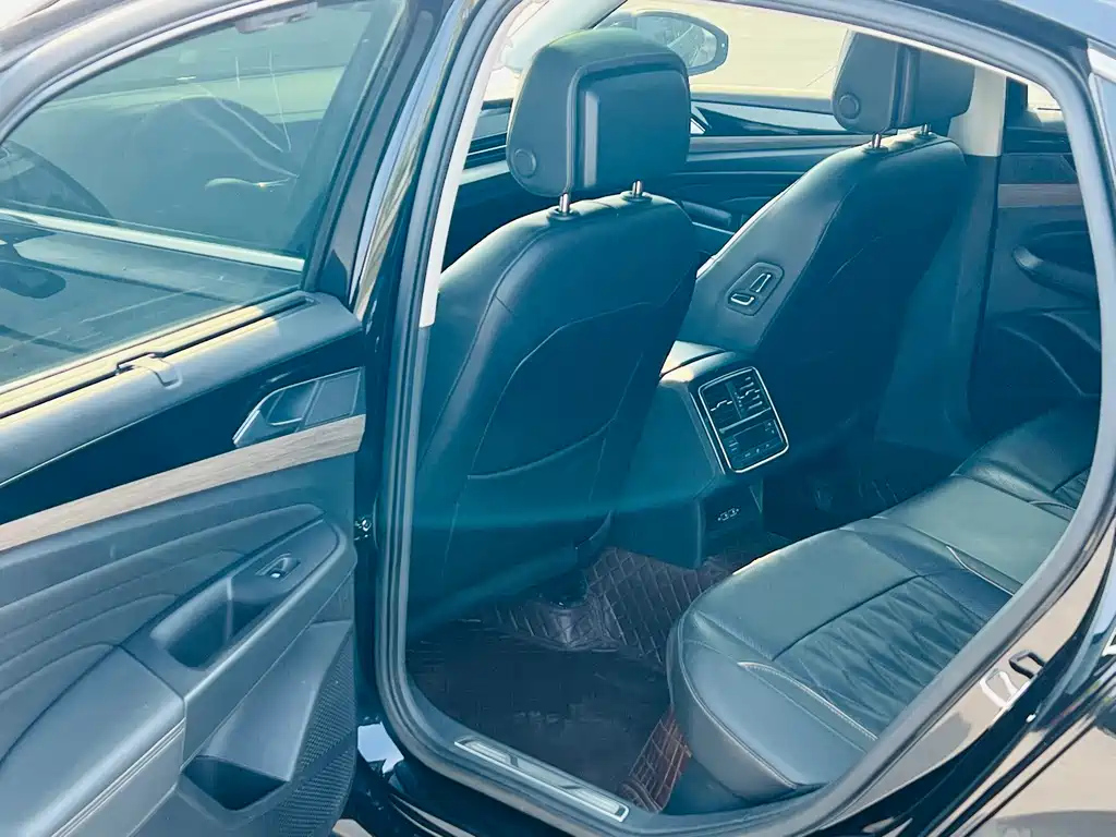 VOLKSWAGEN PASSAT 2020