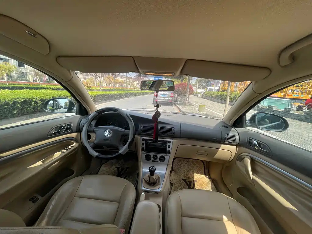 VOLKSWAGEN PASSAT 2009