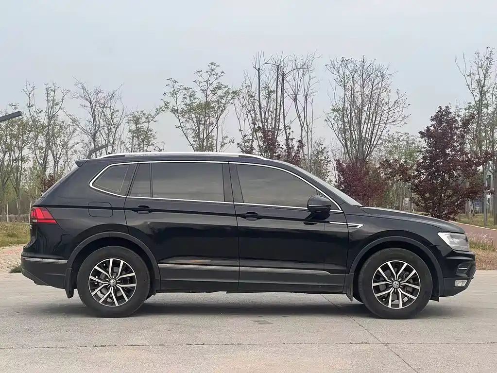 VOLKSWAGEN TIGUAN L 2018