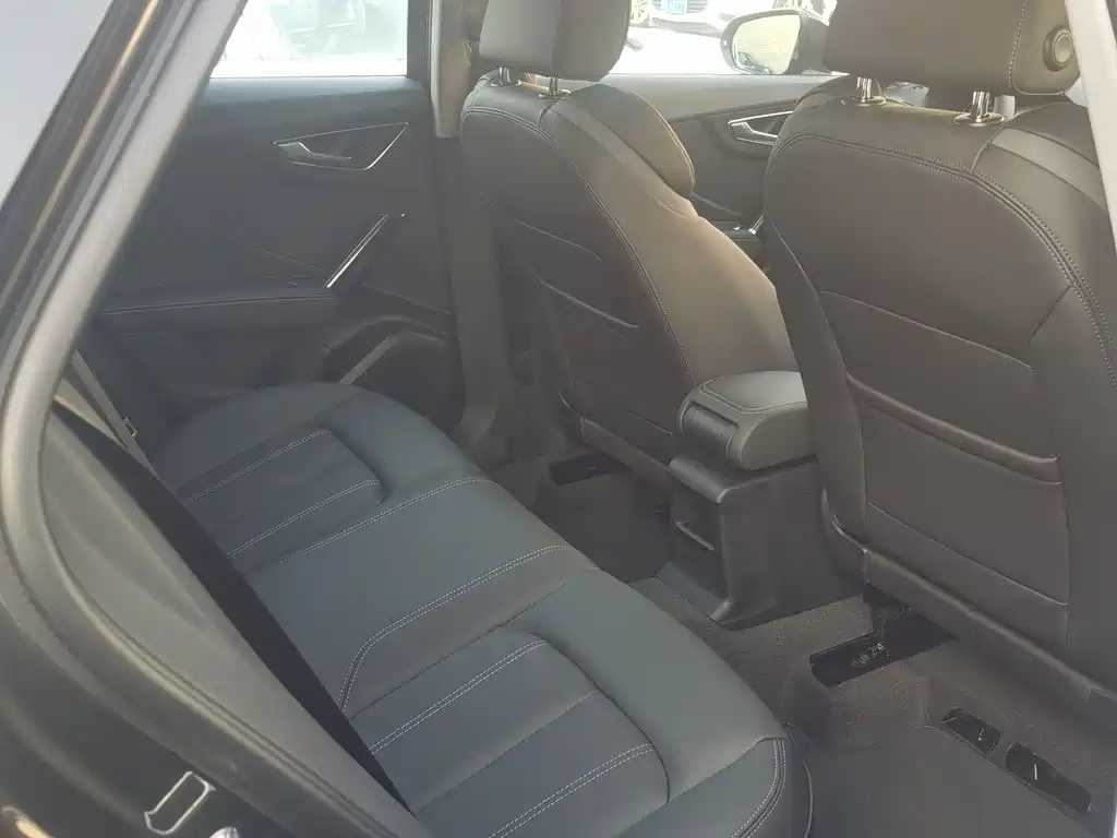 AUDI Q2L 2024