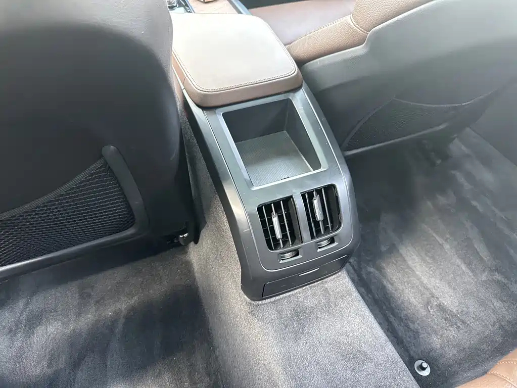 VOLVO S90 2023