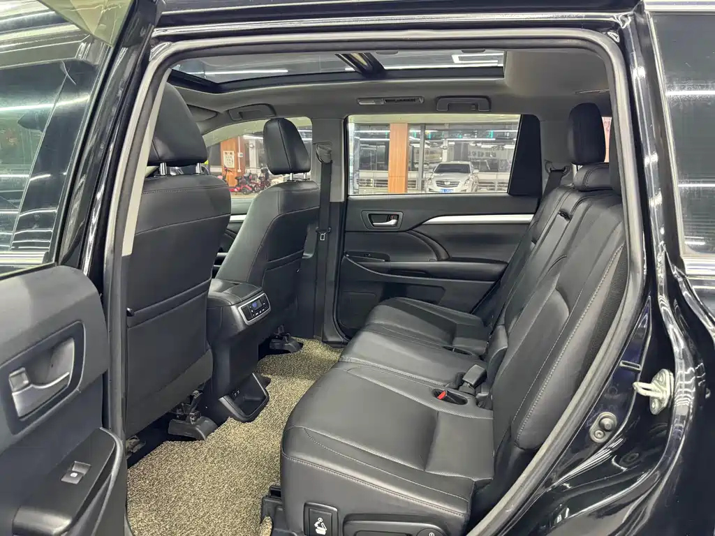 TOYOTA HIGHLANDER 2019
