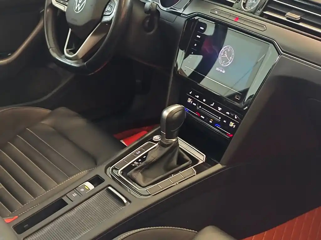 VOLKSWAGEN MAGOTAN 2020