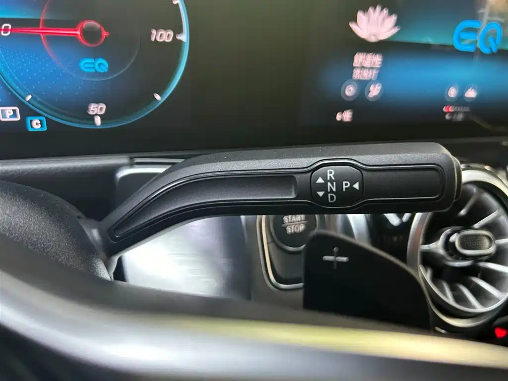 MERCEDES BENZ EQB 2023