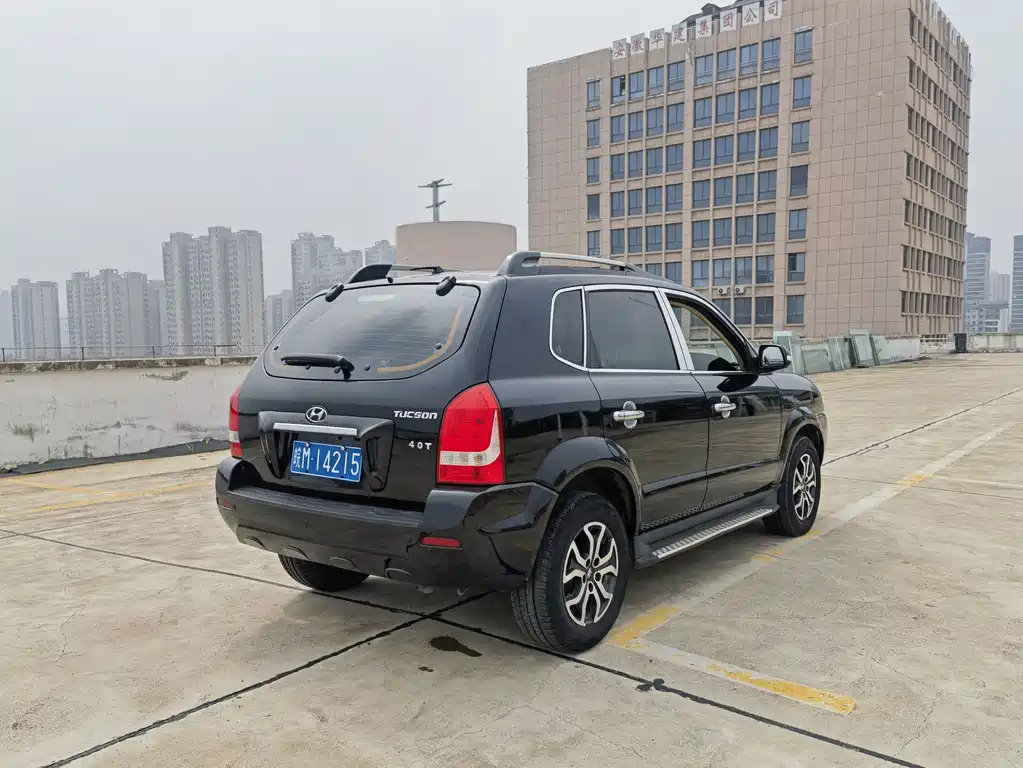 HYUNDAI TUCSON 2015