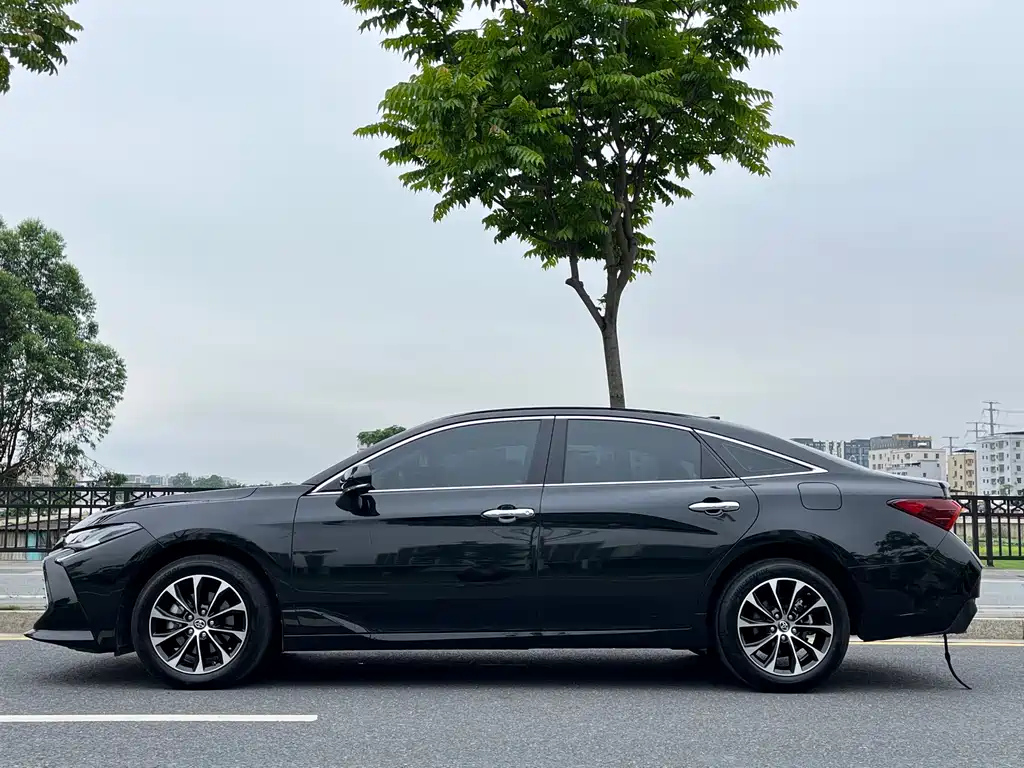 TOYOTA AVALON 2022